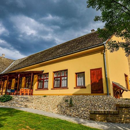 Kossuth Vendeghaz Tolna Exterior foto